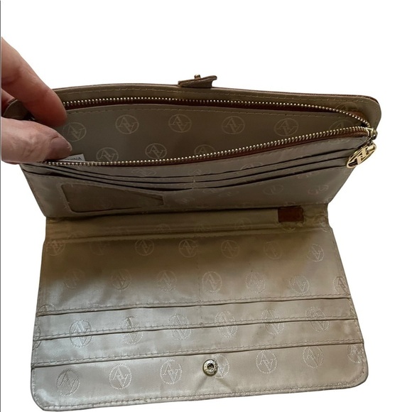 Adrienne Vittadini brown wristlet wallet, inside/out zip pockets, card pockets. - Picture 2 of 7